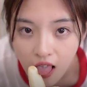 Dạy đứa em gái ngây ngô về chuyện tình dục Dạy đứa em gái ngây ngô về chuyện tình dục